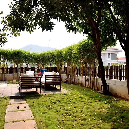Mizzle Apartment Lonavala Luaran gambar