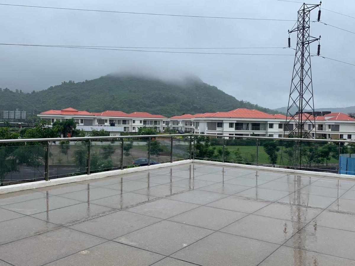 Mizzle Apartment Lonavala Luaran gambar