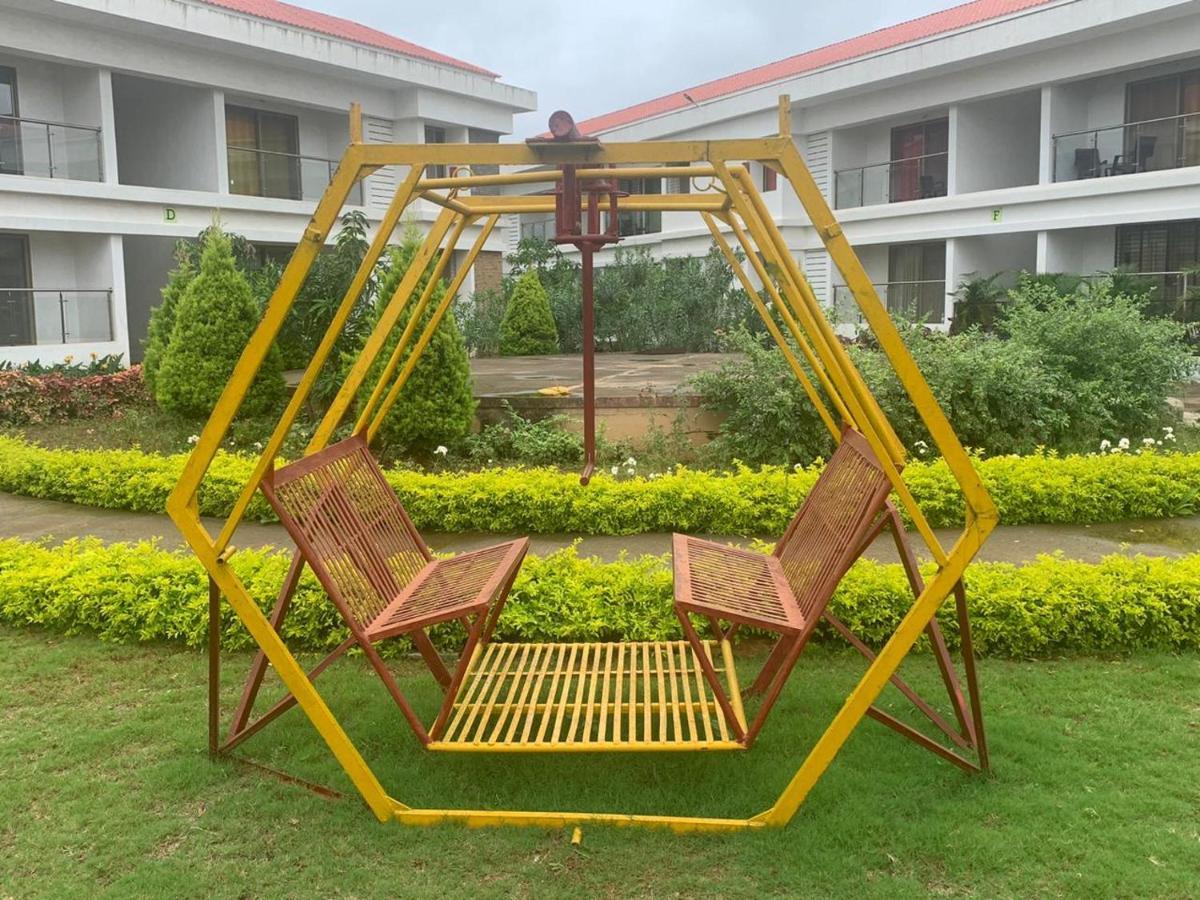 Mizzle Apartment Lonavala Luaran gambar
