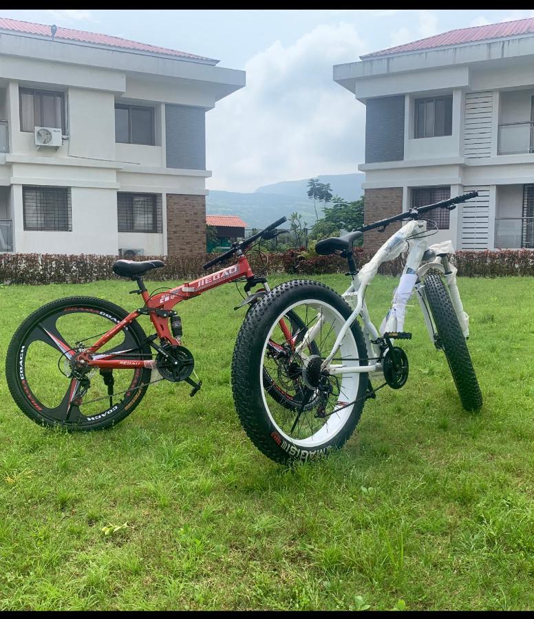 Mizzle Apartment Lonavala Luaran gambar