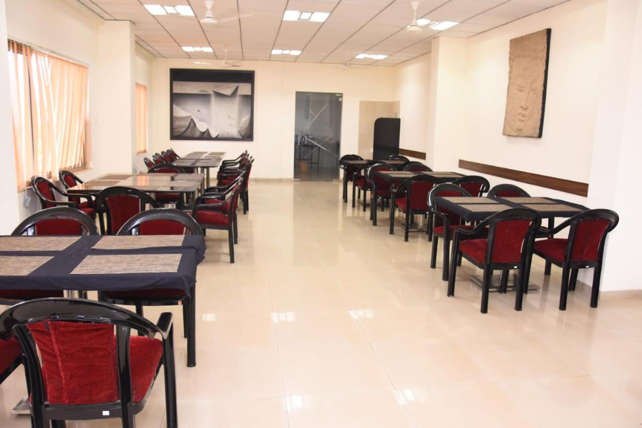 Mizzle Apartment Lonavala Luaran gambar