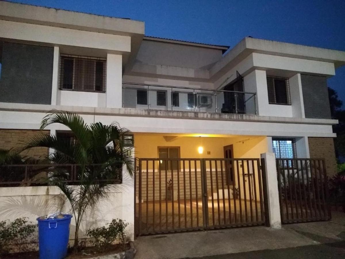 Mizzle Apartment Lonavala Luaran gambar