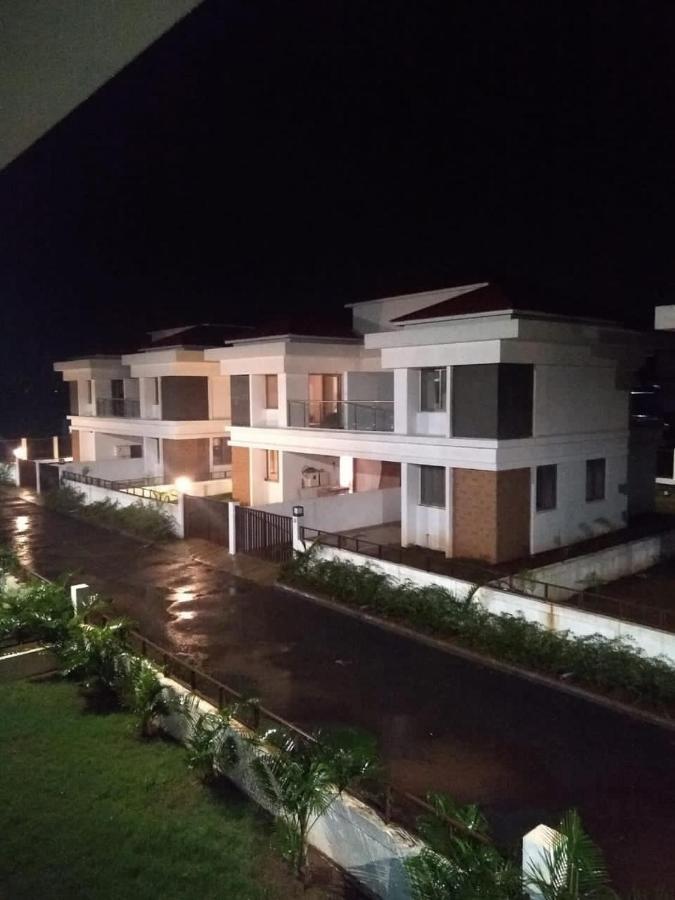 Mizzle Apartment Lonavala Luaran gambar
