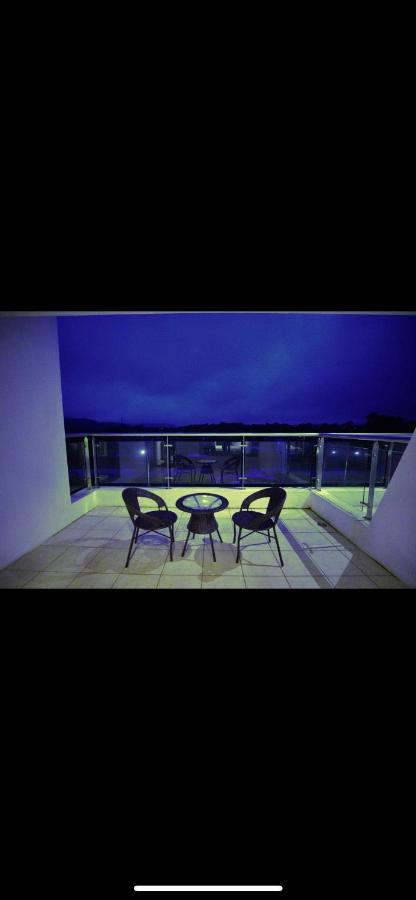 Mizzle Apartment Lonavala Luaran gambar