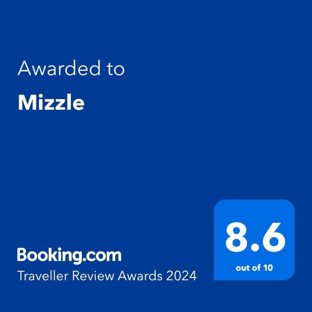 Mizzle Apartment Lonavala Luaran gambar